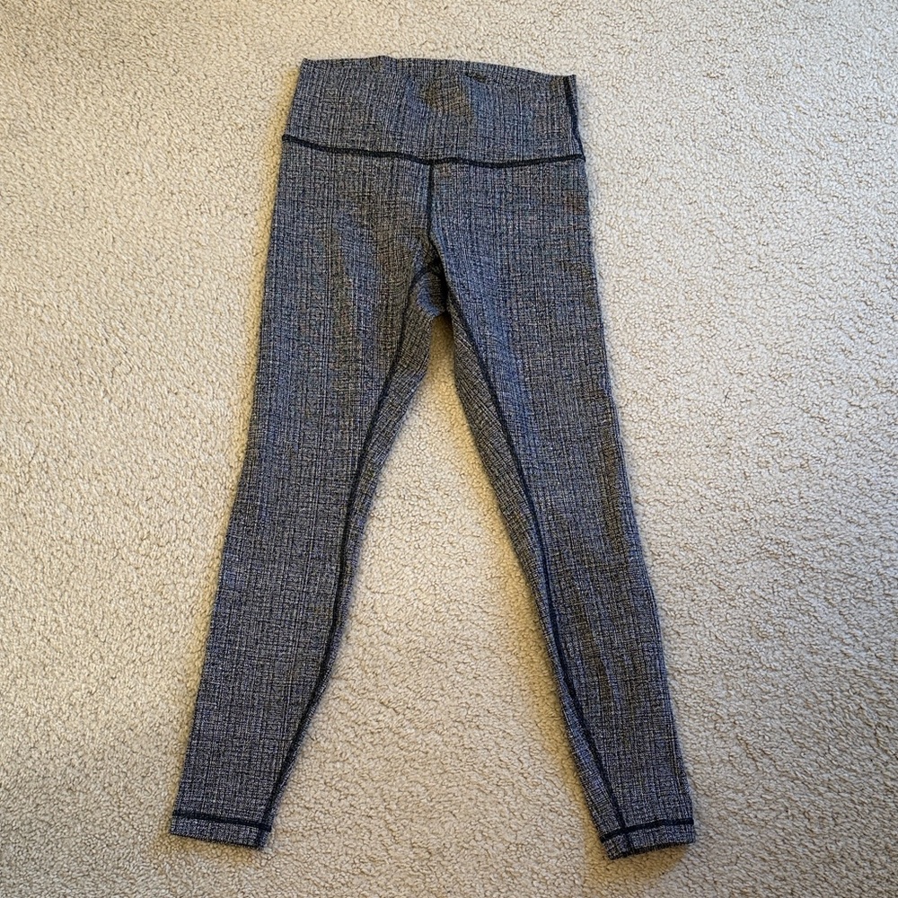 Lululemon Wunder Under thick black and white Leggings 8
